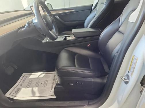 Pearl White Multi 2023 Tesla Model Y Long Range
