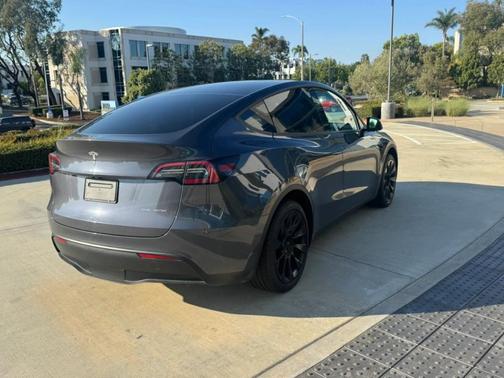 2024 Tesla Model Y Standard Range