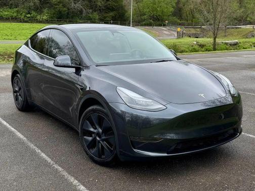 2024 Tesla Model Y Long Range