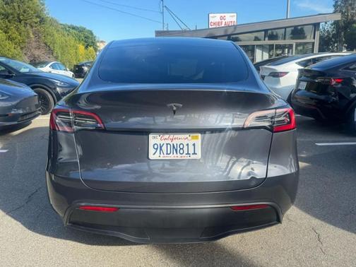 2023 Tesla Model Y Base