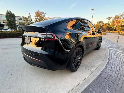 2023 Tesla Model Y Performance