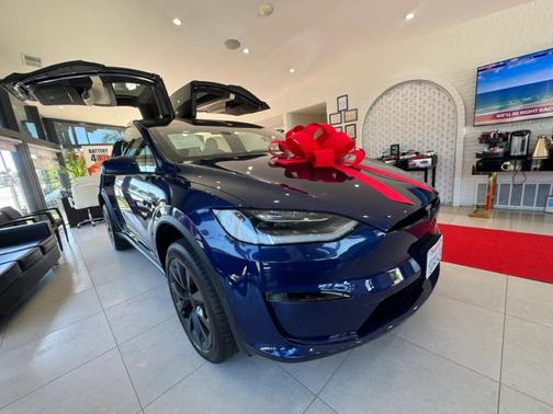 2022 Tesla Model X Base