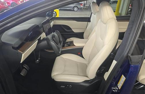 2022 Tesla Model X Base
