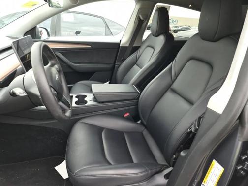 2023 Tesla Model Y Base