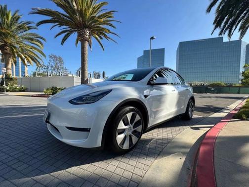2022 Tesla Model Y Long Range