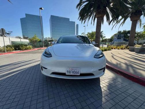 2022 Tesla Model Y Long Range