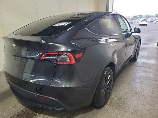 2025 Tesla Model Y Long Range