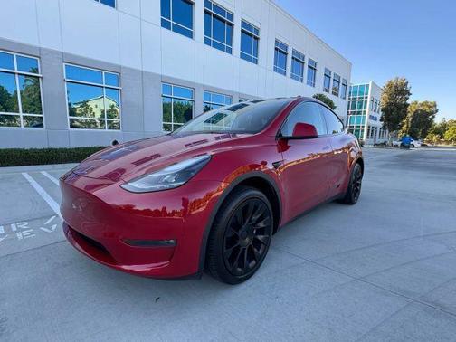 2023 Tesla Model Y Long Range