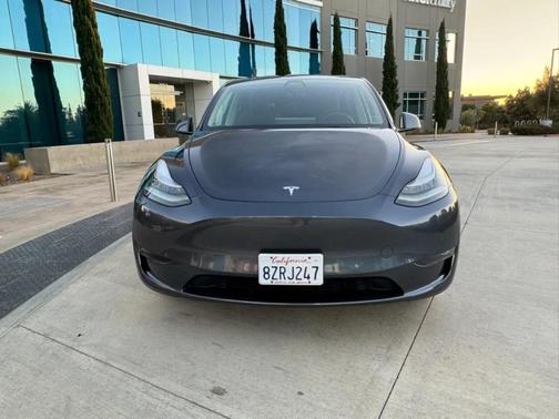 Gray 2024 Tesla Model Y Long Range