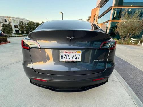Gray 2024 Tesla Model Y Long Range