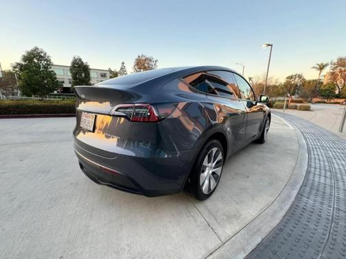 Gray 2024 Tesla Model Y Long Range