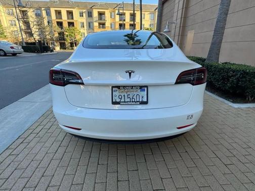 Pearl White Multi 2022 Tesla Model 3 Base