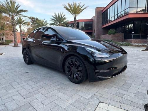 2023 Tesla Model Y Performance