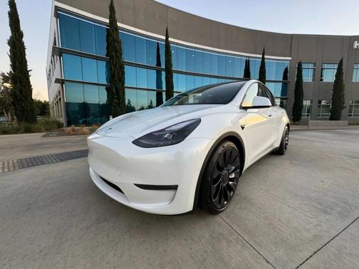 2023 Tesla Model Y Performance