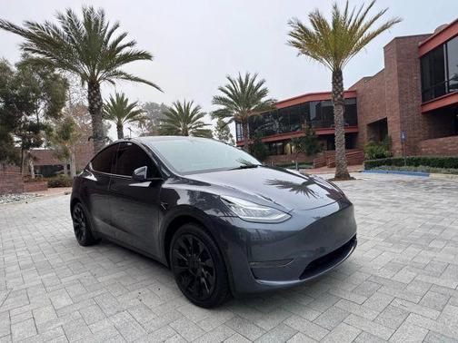 2023 Tesla Model Y Long Range