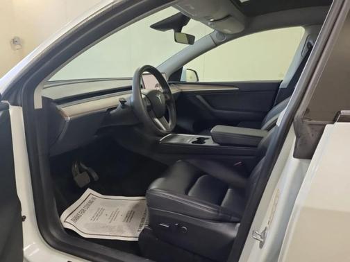 Pearl White Multi 2023 Tesla Model Y Long Range