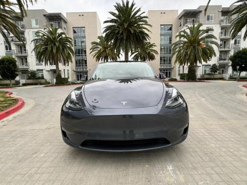 Gray 2022 Tesla Model Y Performance