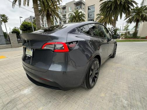 Gray 2022 Tesla Model Y Performance
