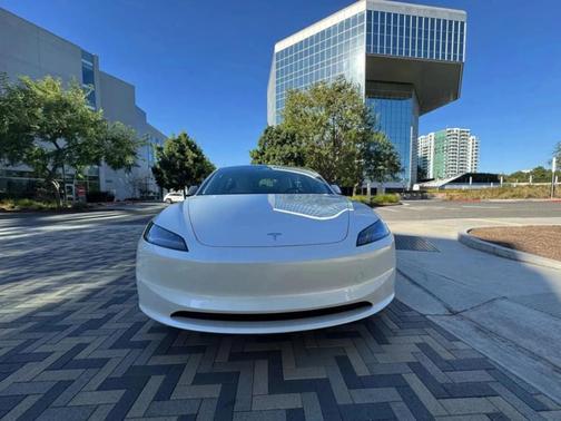 2025 Tesla Model 3 Long Range