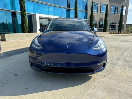 Deep Blue Metallic 2024 Tesla Model Y Long Range