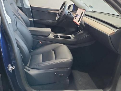 Deep Blue Metallic 2024 Tesla Model Y Long Range