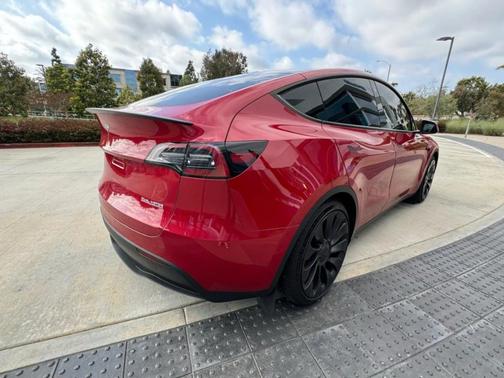 2023 Tesla Model Y Performance