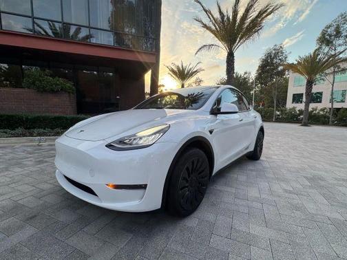 2023 Tesla Model Y Long Range