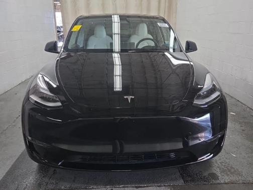 2023 Tesla Model Y Base