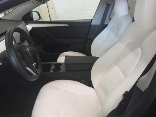 2023 Tesla Model Y Base