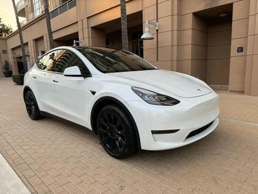 2023 Tesla Model Y Long Range