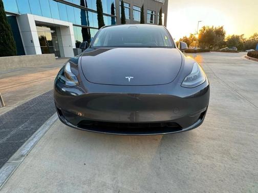 Gray 2023 Tesla Model Y Long Range