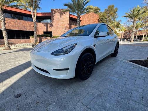 2023 Tesla Model Y Long Range