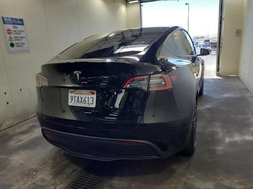 2025 Tesla Model Y Long Range