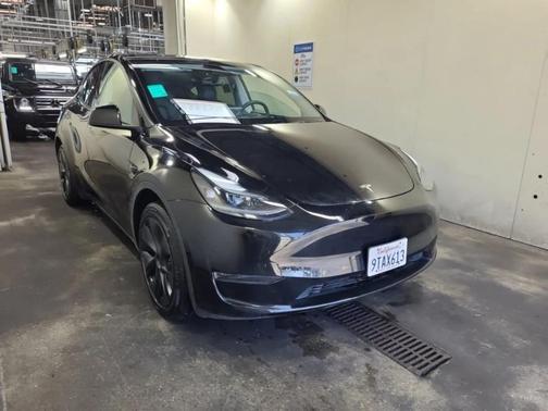 2025 Tesla Model Y Long Range