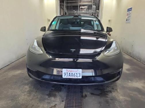 2025 Tesla Model Y Long Range