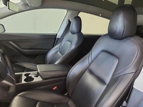 2025 Tesla Model Y Long Range