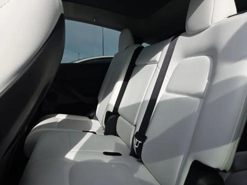 Pearl White Multi 2024 Tesla Model Y Long Range