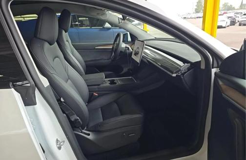 Pearl White Multi 2024 Tesla Model Y Long Range