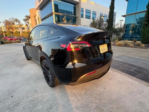 Black 2023 Tesla Model Y Long Range