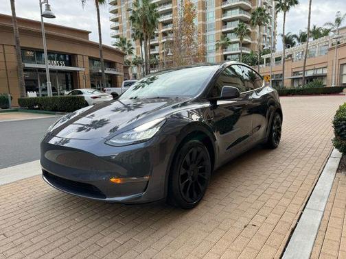 2024 Tesla Model Y Long Range