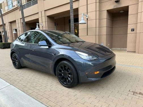2024 Tesla Model Y Long Range