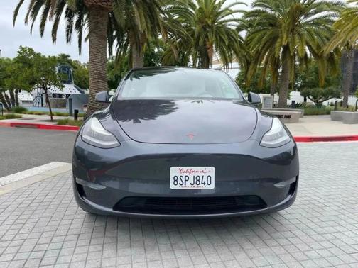 2023 Tesla Model Y Base