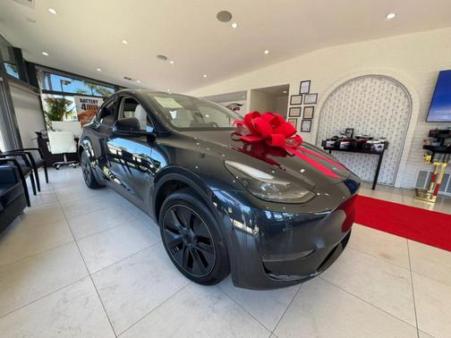 2024 Tesla Model Y Long Range