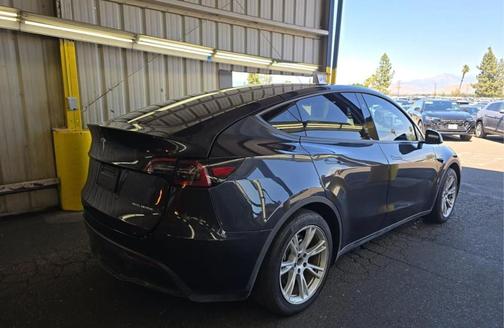 Gray 2024 Tesla Model Y Long Range