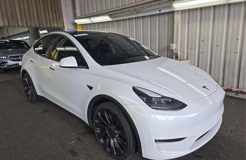 Pearl White Multi 2024 Tesla Model Y Performance