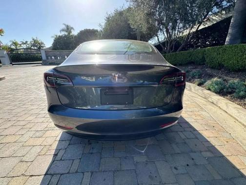 Gray 2022 Tesla Model 3 Long Range