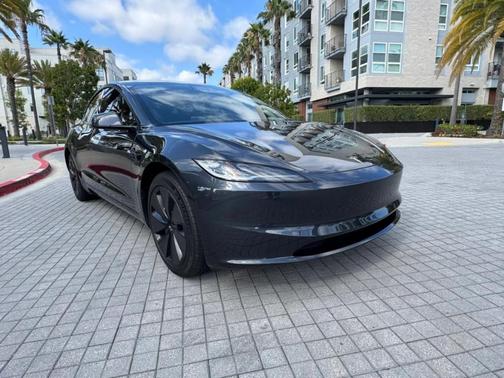 2025 Tesla Model 3 Long Range