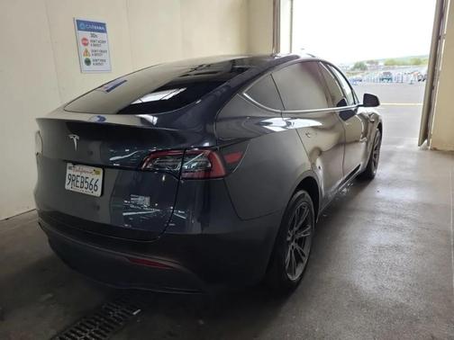 2025 Tesla Model Y Long Range
