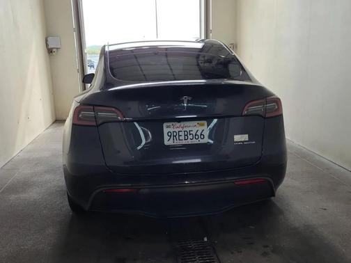 2025 Tesla Model Y Long Range