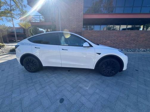 2022 Tesla Model Y Long Range